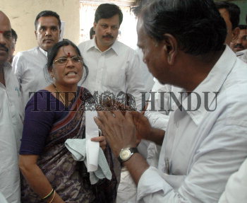 Image Id : 4702273 <span>Date : 2005-04-13 <span>Category : Politics</span>
