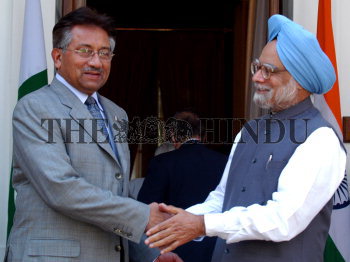 Image Id : 4723778 <span>Date : 2005-04-17 <span>Category : Politics</span>