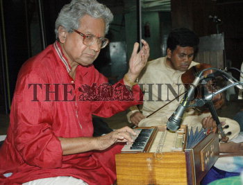 Image Id : 4745006 <span>Date : 2005-04-17 <span>Category : Arts Culture and Entertainment</span>
