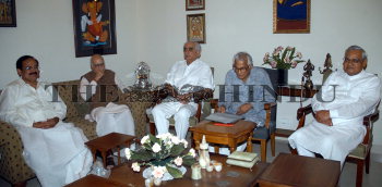 Image Id : 4783422 <span>Date : 2005-04-26 <span>Category : Politics</span>