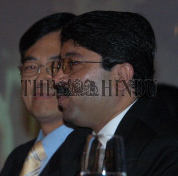Image Id : 4824939 <span>Date : 2005-05-03 <span>Category : Economy Business and Finance</span>
