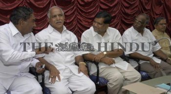 Image Id : 4825413 <span>Date : 2005-05-03 <span>Category : Politics</span>