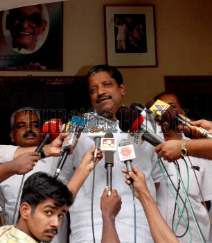 Image Id : 4832283 <span>Date : 2005-05-04 <span>Category : Politics</span>