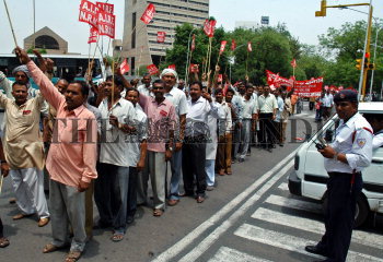 Image Id : 4844739 <span>Date : 2005-05-06 <span>Category : Labour</span>