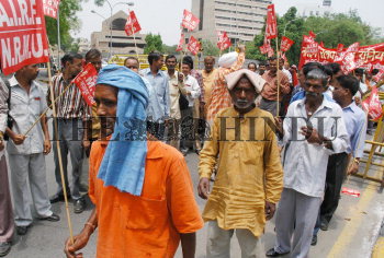 Image Id : 4844755 <span>Date : 2005-05-06 <span>Category : Labour</span>