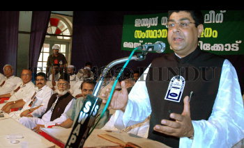 Image Id : 4887772 <span>Date : 2005-05-13 <span>Category : Politics</span>