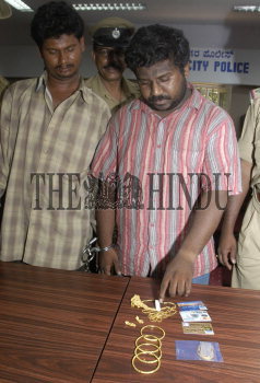 Image Id : 4969615 <span>Date : 2005-05-26 <span>Category : Crime Law and Justice</span>