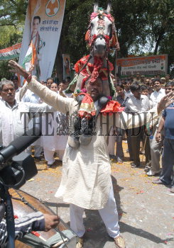 Image Id : 4984120 <span>Date : 2005-05-28 <span>Category : Politics</span>