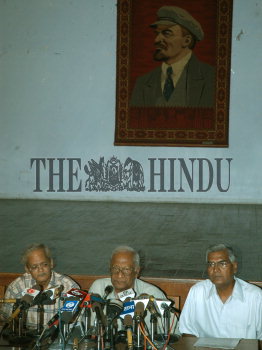 Image Id : 5033012 <span>Date : 2005-06-05 <span>Category : Politics</span>