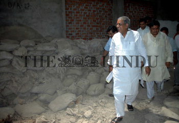 Image Id : 5065522 <span>Date : 2005-06-11 <span>Category : Politics</span>