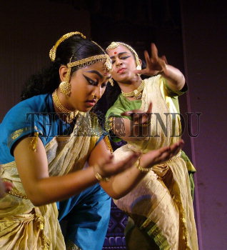 Image Id : 5069759 <span>Date : 2005-06-11 <span>Category : Arts Culture and Entertainment</span>