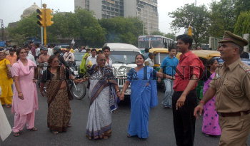 Image Id : 5163050 <span>Date : 2005-06-28 <span>Category : Politics</span>