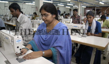 Image Id : 5341750 <span>Date : 2005-07-29 <span>Category : Economy Business and Finance</span>