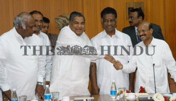 Image Id : 5363164 <span>Date : 2005-08-02 <span>Category : Politics</span>
