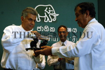 Image Id : 5399205 <span>Date : 2005-08-08 <span>Category : Politics</span>