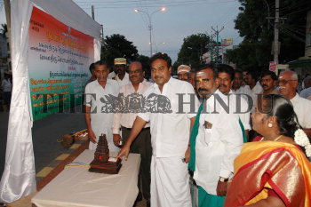Image Id : 5436554 <span>Date : 2005-08-14 <span>Category : Politics</span>
