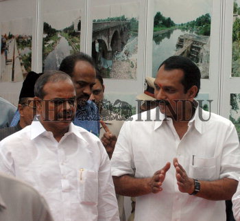 Image Id : 5493692 <span>Date : 2005-08-24 <span>Category : Politics</span>
