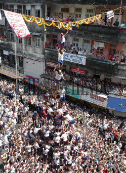 Image Id : 5512910 <span>Date : 2005-08-27 <span>Category : Arts Culture and Entertainment</span>