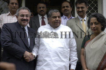 Image Id : 5575621 <span>Date : 2005-09-06 <span>Category : Politics</span>