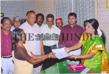 Image Id : 5587175 <span>Date : 2005-09-08 <span>Category : Politics</span>