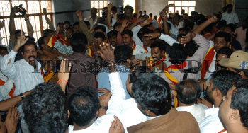 Image Id : 5609126 <span>Date : 2005-09-11 <span>Category : Politics</span>