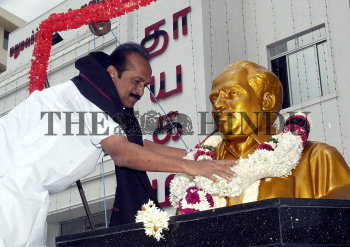Image Id : 5635974 <span>Date : 2005-09-15 <span>Category : Politics</span>