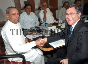 Image Id : 5759370 <span>Date : 2005-10-03 <span>Category : Politics</span>