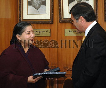 Image Id : 5812463 <span>Date : 2005-10-10 <span>Category : Politics</span>
