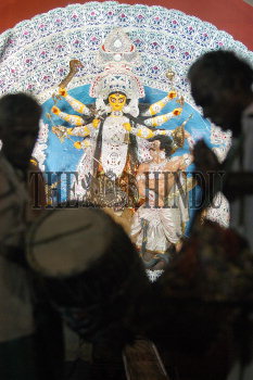 Image Id : 5812835 <span>Date : 2005-10-10 <span>Category : Arts Culture and Entertainment</span>