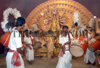 Image Id : 5814324 <span>Date : 2005-10-10 <span>Category : Arts Culture and Entertainment</span>