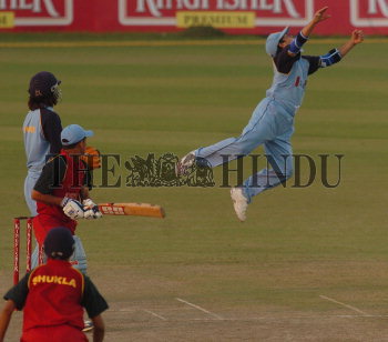 Image Id : 5827922 <span>Date : 2005-10-13 <span>Category : Sport</span>