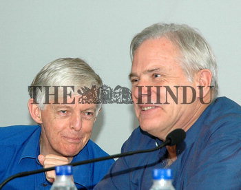 Image Id : 5833610 <span>Date : 2005-10-14 <span>Category : Politics</span>