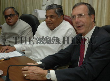 Image Id : 5890283 <span>Date : 2005-10-22 <span>Category : Politics</span>