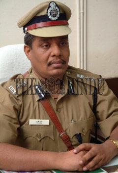 Image Id : 5985798 <span>Date : 2005-11-04 <span>Category : Crime Law and Justice</span>