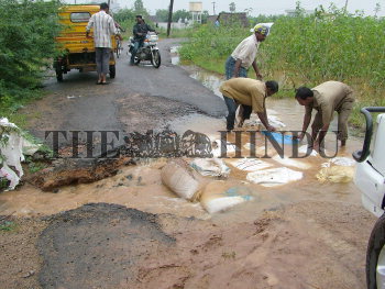 Image Id : 6023046 <span>Date : 2005-11-09 <span>Category : Disaster and Accident</span>