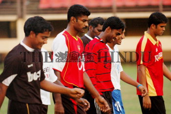 Image Id : 6023899 <span>Date : 2005-11-09 <span>Category : Sport</span>