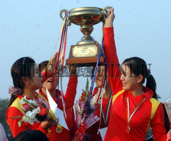 Image Id : 6032285 <span>Date : 2005-11-10 <span>Category : Sport</span>