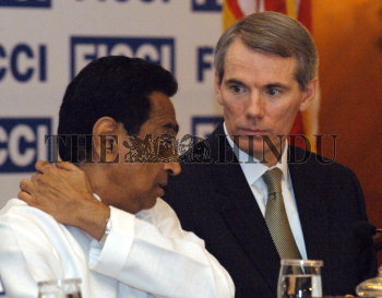 Image Id : 6047357 <span>Date : 2005-11-12 <span>Category : Economy Business and Finance</span>