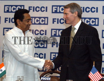 Image Id : 6047367 <span>Date : 2005-11-12 <span>Category : Economy Business and Finance</span>