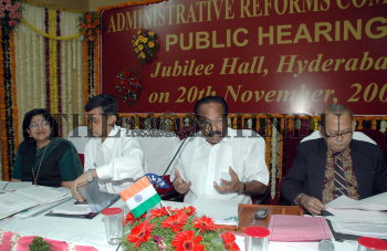 Image Id : 6119009 <span>Date : 2005-11-20 <span>Category : Politics</span>