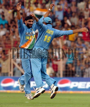 Image Id : 6178033 <span>Date : 2005-11-28 <span>Category : Sport</span>