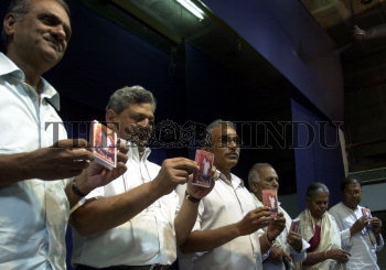Image Id : 6236505 <span>Date : 2005-12-05 <span>Category : Politics</span>