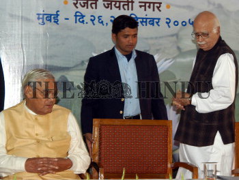 Image Id : 6406003 <span>Date : 2005-12-26 <span>Category : Politics</span>