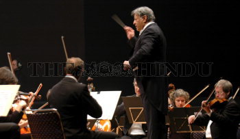 Image Id : 6422454 <span>Date : 2005-12-28 <span>Category : Arts Culture and Entertainment</span>