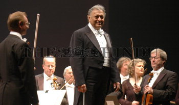 Image Id : 6423385 <span>Date : 2005-12-28 <span>Category : Arts Culture and Entertainment</span>