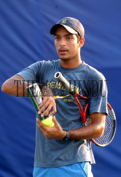 Image Id : 6474332 <span>Date : 2005-12-29 <span>Category : Sport</span>