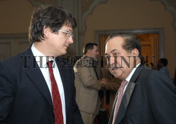 Image Id : 6550362 <span>Date : 2006-01-13 <span>Category : Economy Business and Finance</span>