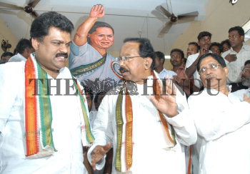 Image Id : 6646116 <span>Date : 2006-01-25 <span>Category : Politics</span>