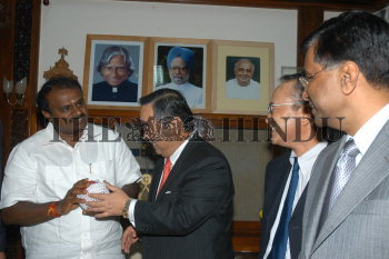 Image Id : 6735435 <span>Date : 2006-02-04 <span>Category : Politics</span>