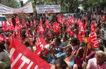 Image Id : 6761624 <span>Date : 2006-02-07 <span>Category : Labour</span>